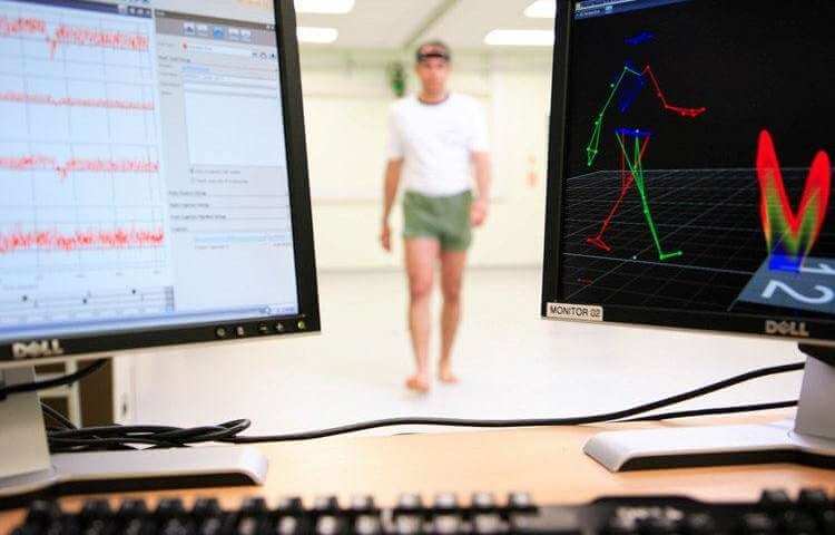 Gait analysis to detect Alzheimer's Disease​